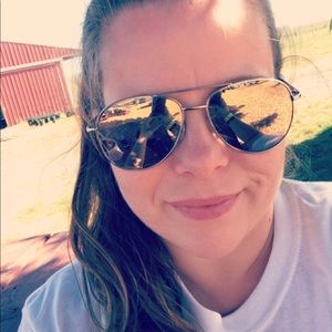 Meet your Posher, Dara